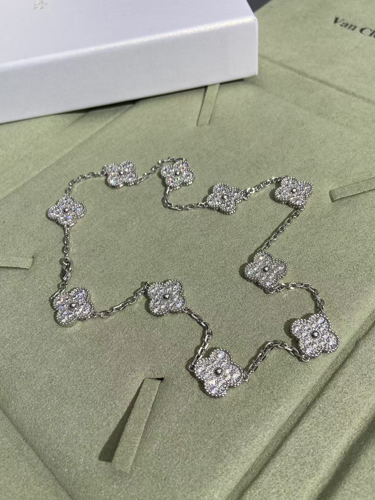 [Eterna Jewels]KLEE 10 MOTIVE VOLL DIAMANT HALSKETTE