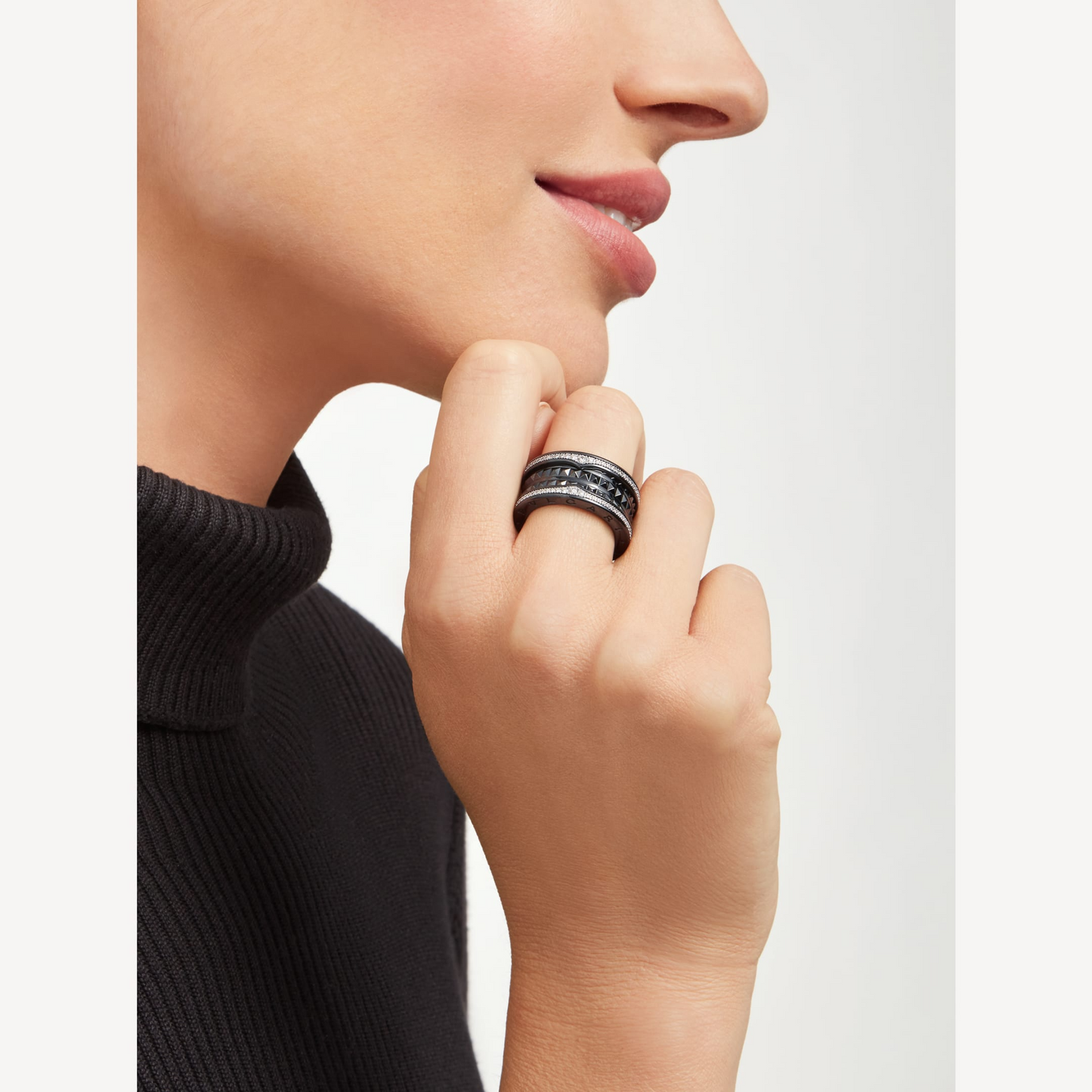 [Eterna Jewels]ZERO 1 ROCK VIERRINGIGER SCHWARZER KERAMIKRING MIT NIPPENSPIRALE UND DIAMANTENPAVEE