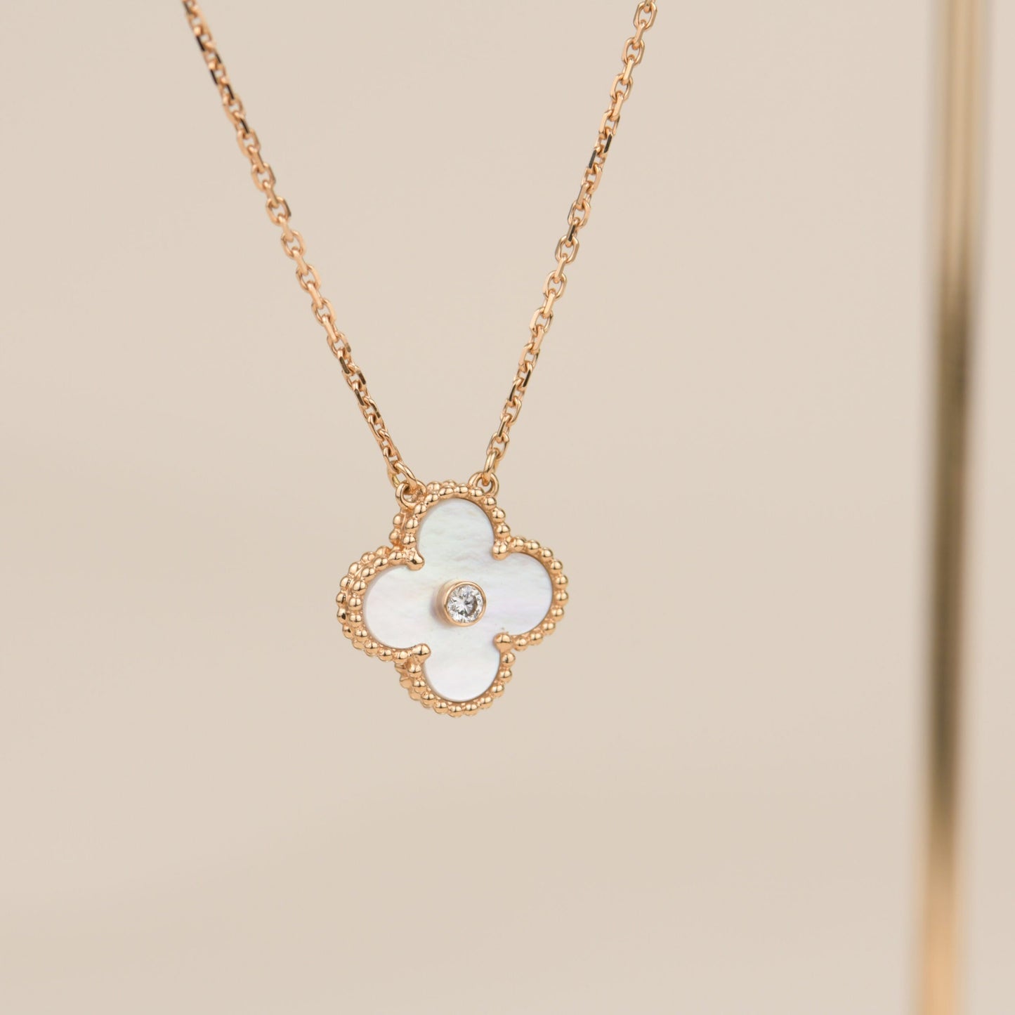 [Eterna Jewels]KLEE 15MM DIAMANT WEISSE FRITILLARIA-HALSKETTE