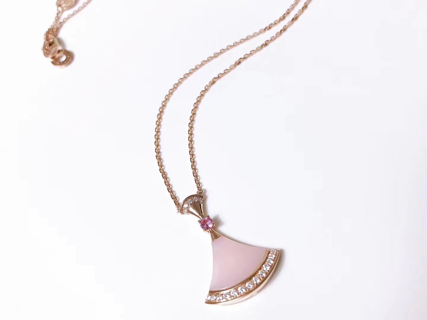 [Eterna Jewels]TRAUMKETTE ROSA PERLMUTT DIAMANT