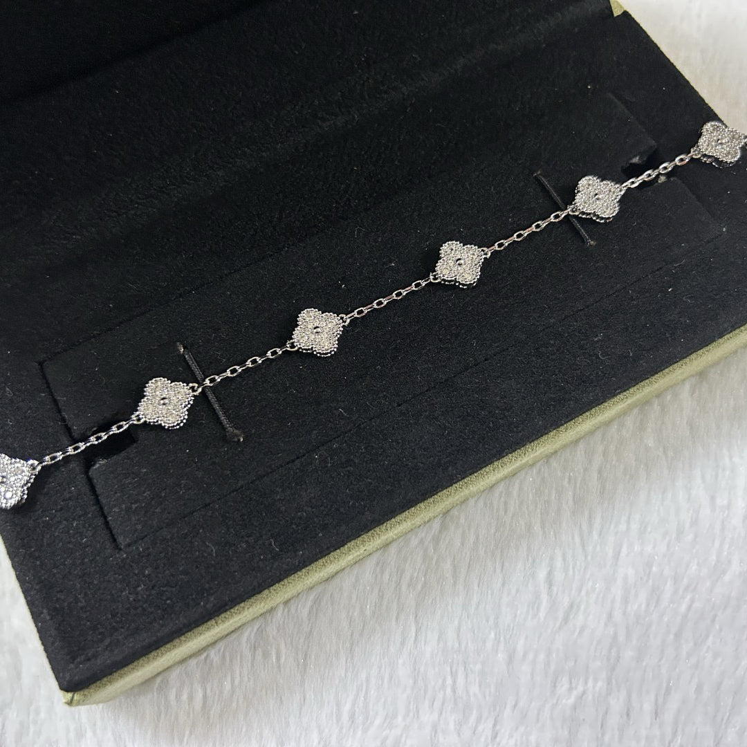 [Eterna Jewels]KLEEBKATT 6 MOTIV DIAMANT ARMREIF
