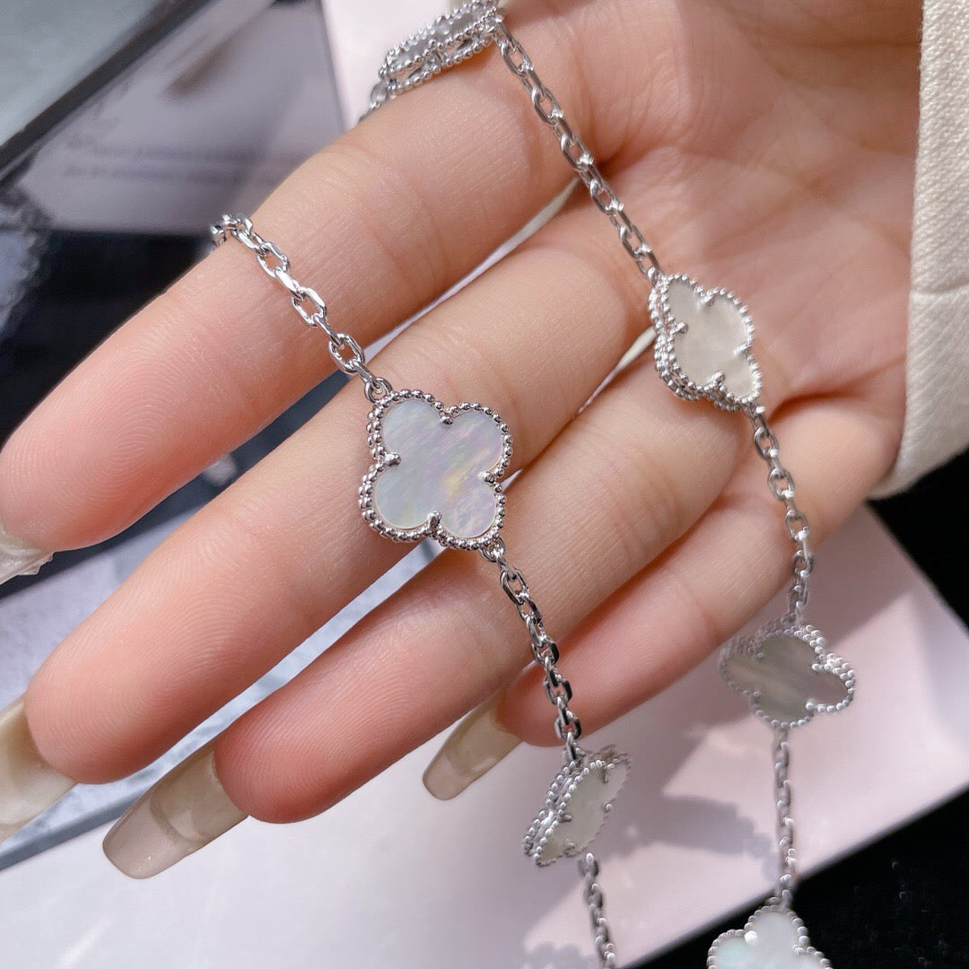[Eterna Jewels]KLEE 10 MOTIVE WEISS PERLMUTTHALSKETTE