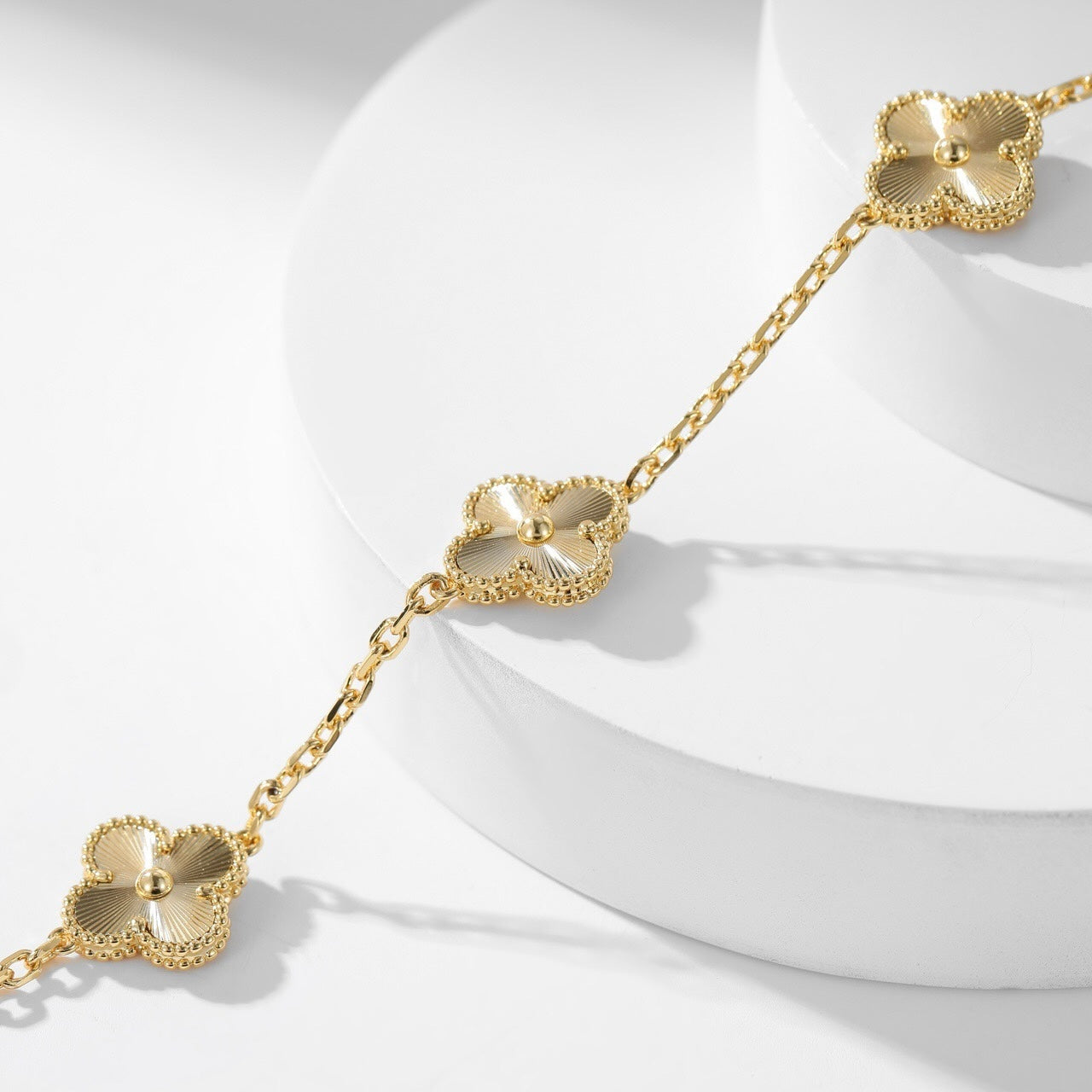 [Eterna Jewels]KLEEBKATTEN-HALSZIER MIT 10 MOTIVEN UND LASERGRAVUR