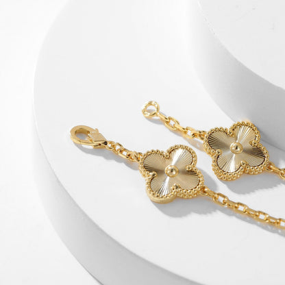 [Eterna Jewels]KLEEBKATTEN-HALSZIER MIT 10 MOTIVEN UND LASERGRAVUR