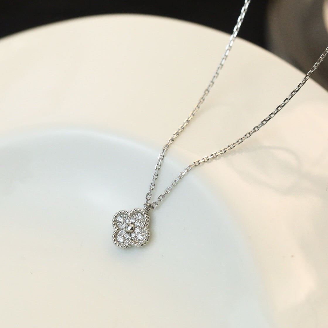 [Eterna Jewels]KLEEBRETT-MINI-ANHÄNGER 9,5 MM MIT DIAMANTEN