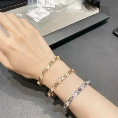 [Eterna Jewels]KLEEBUTT-ARMBAND 4MM DIAMANTEN