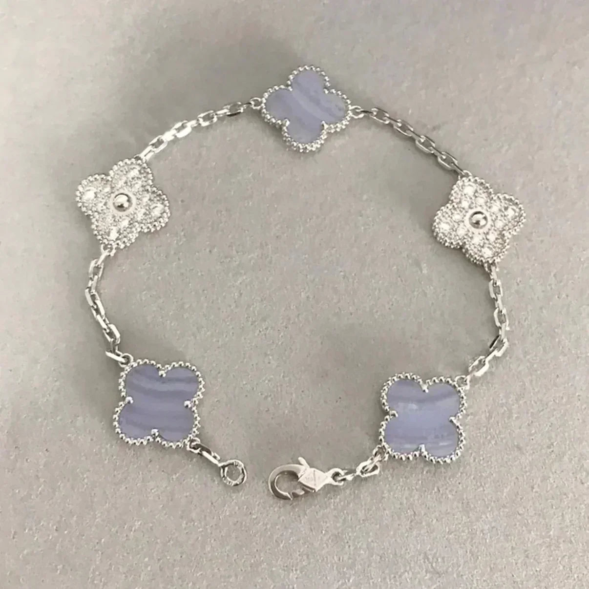 [Eterna Jewels] KLEEBRAUM 5 MOTIV VIOLETTER CHALCEDON ARMBAND KOLLEKTION