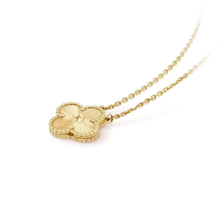 [エテルナジュエル] クローバー 15MM レーザーネックレス