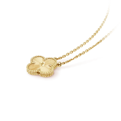 [エテルナジュエル] クローバー 15MM レーザーネックレス