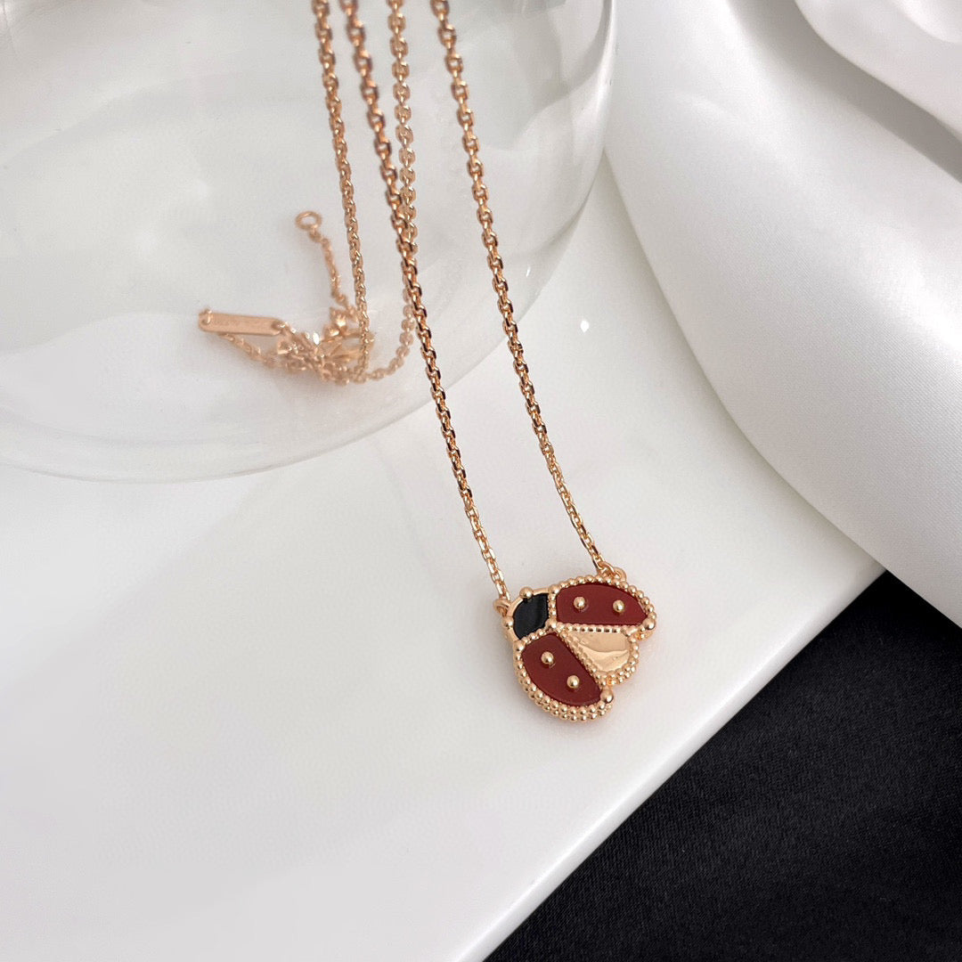 [Eterna Jewels]LUCKY CARNELIANS MARIENKÄFER-HALSKETTE