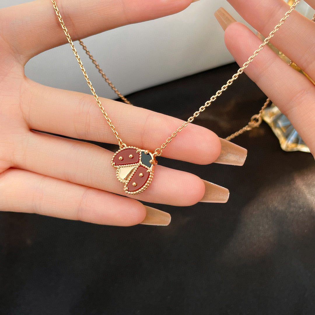 [Eterna Jewels]LUCKY CARNELIANS MARIENKÄFER-HALSKETTE
