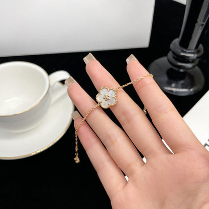 [Eterna Jewels]LUCKY WEISSE PERLMUTT PFLAUMENBLÜTEN-HALSKETTE