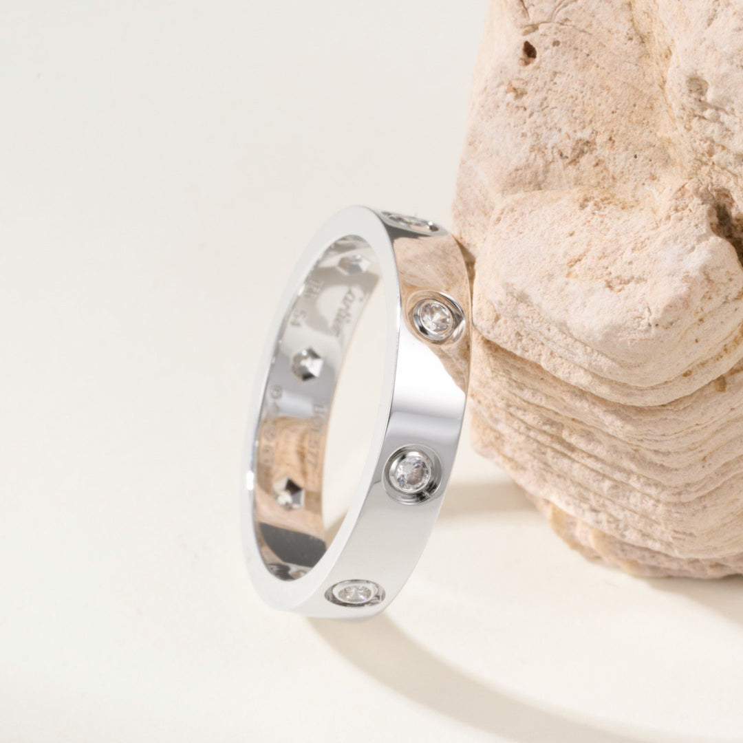 [Eterna Jewels]LOVE 4MM 8 DIAMOND RING