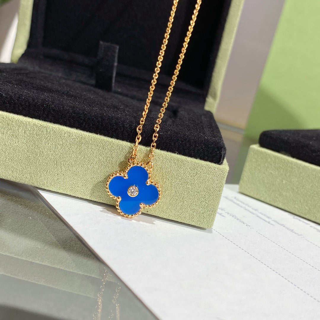 [Eterna Jewels]KLEE-HALSKETTE MIT 15 MM DIAMANTEN UND BLAUEM ACHAT