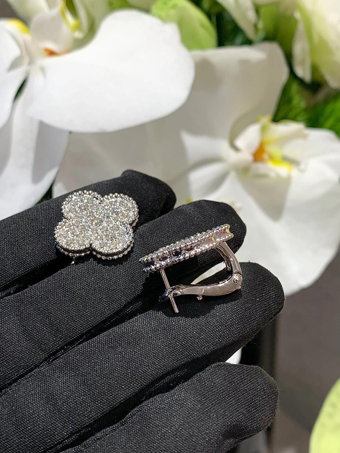 [Eterna Jewels]KLEEBRIEBEN-OHRRINGE 20MM MIT DIAMANTEN IN SILBER