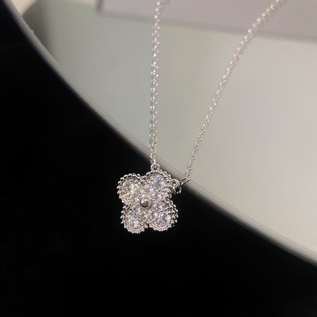 [Eterna Jewels]KLEE 15MM DIAMANT EINZELBLUMEN-HALSKETTE