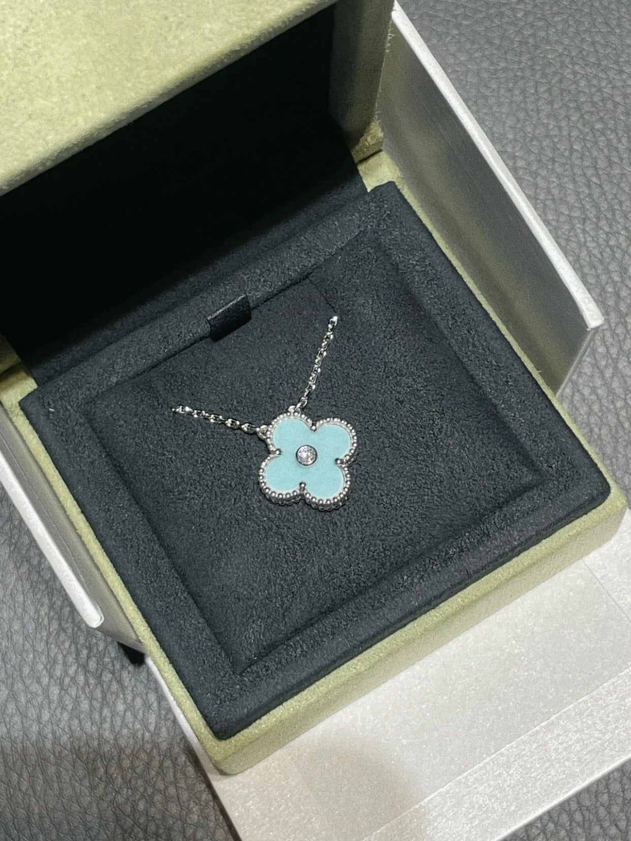 [Eterna Jewels]KLEEB LIME BLAUE SILBERNE HALSKETTE MIT 1 DIAMANT