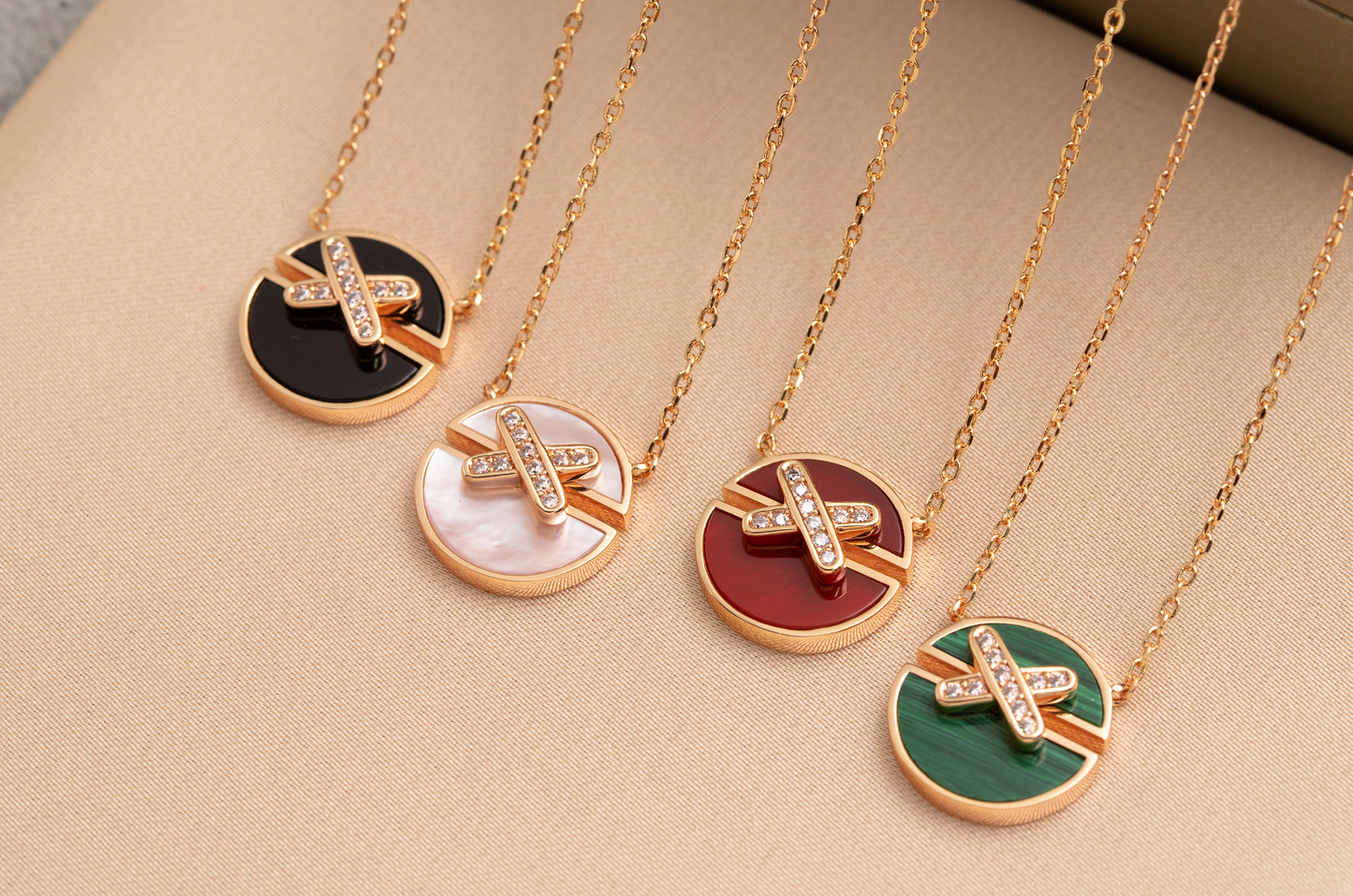 [Eterna Jewels]HALSKETTE AUS ROSÉGOLD MIT DIAMANTEN