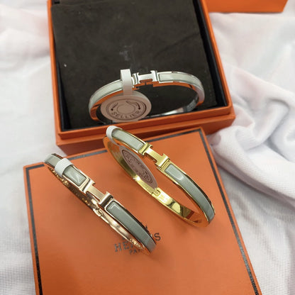 [Eterna Jewels]KLASSISCHES HM CLIC GRÜN 8MM EMAILLE ARMBAND