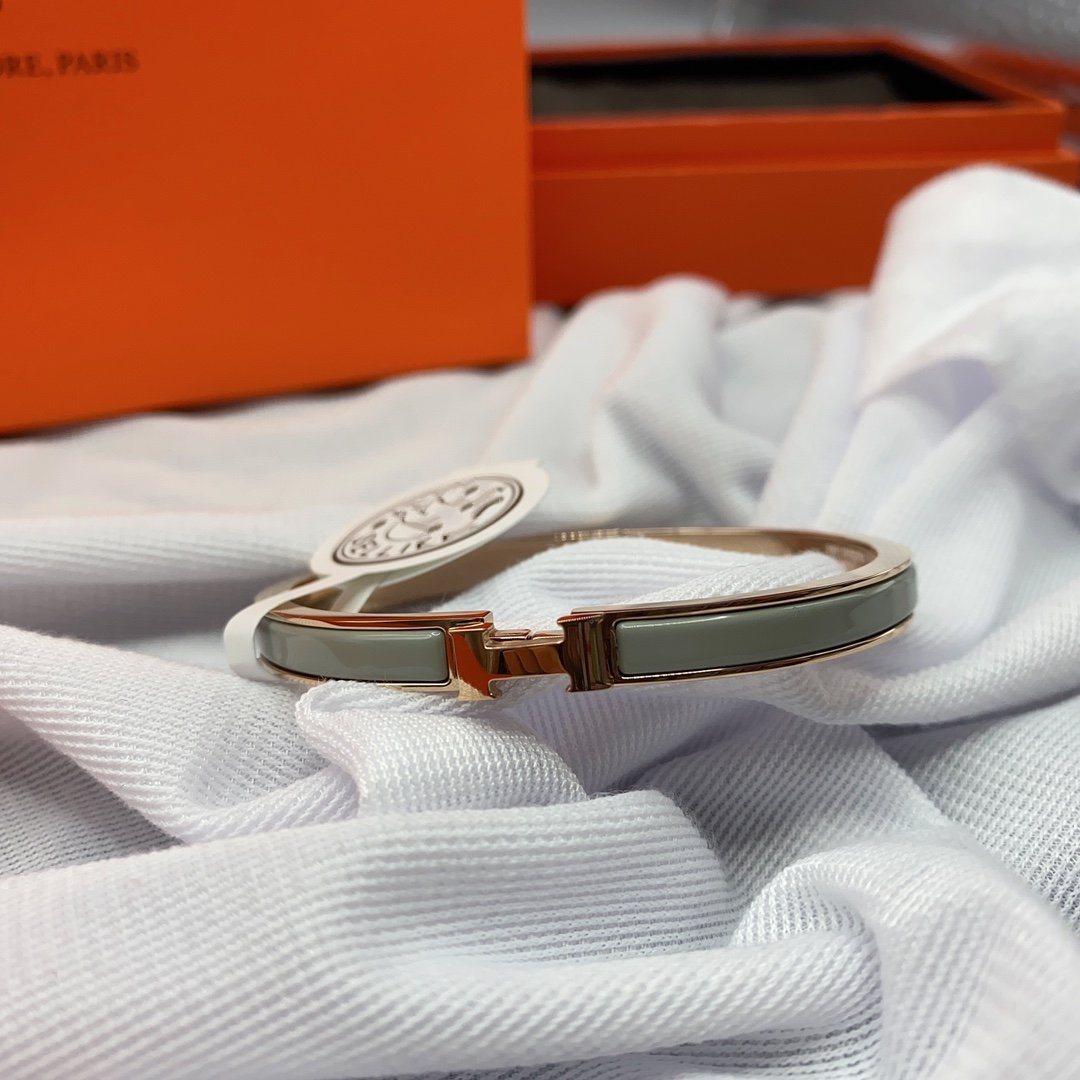 [Eterna Jewels]KLASSISCHES HM CLIC GRÜN 8MM EMAILLE ARMBAND