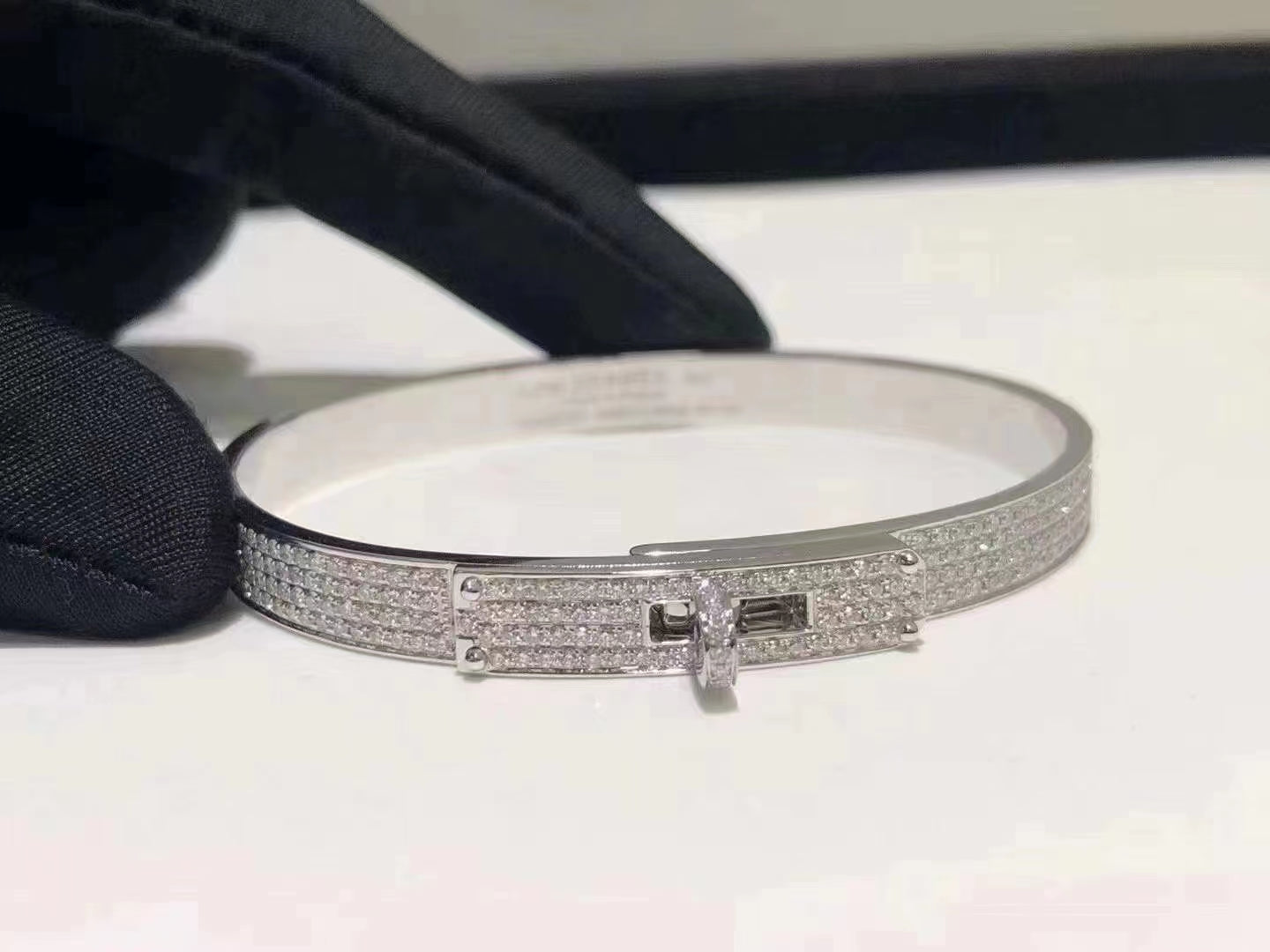 [Eterna Jewels]HM KELLY ARMREIF IN SILBER UND VOLLSTÄNDIGEM PAVE DIAMANT