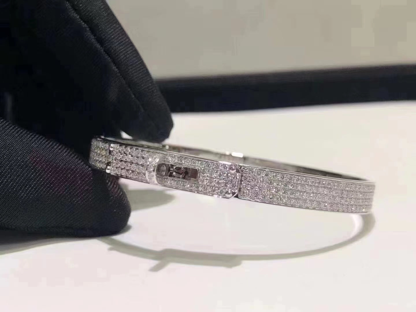 [Eterna Jewels]HM KELLY ARMREIF IN SILBER UND VOLLSTÄNDIGEM PAVE DIAMANT