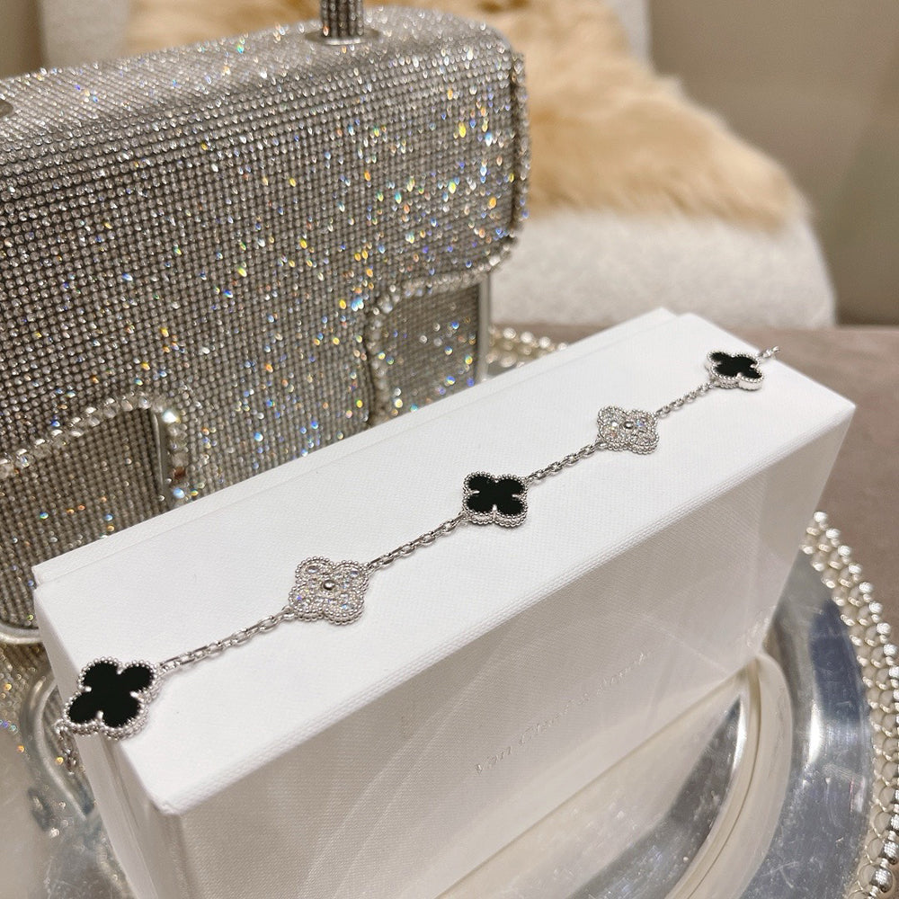 [Eterna Jewels] CLOVER 5 MOTIF ONYX-ARMBANDKOLLEKTION