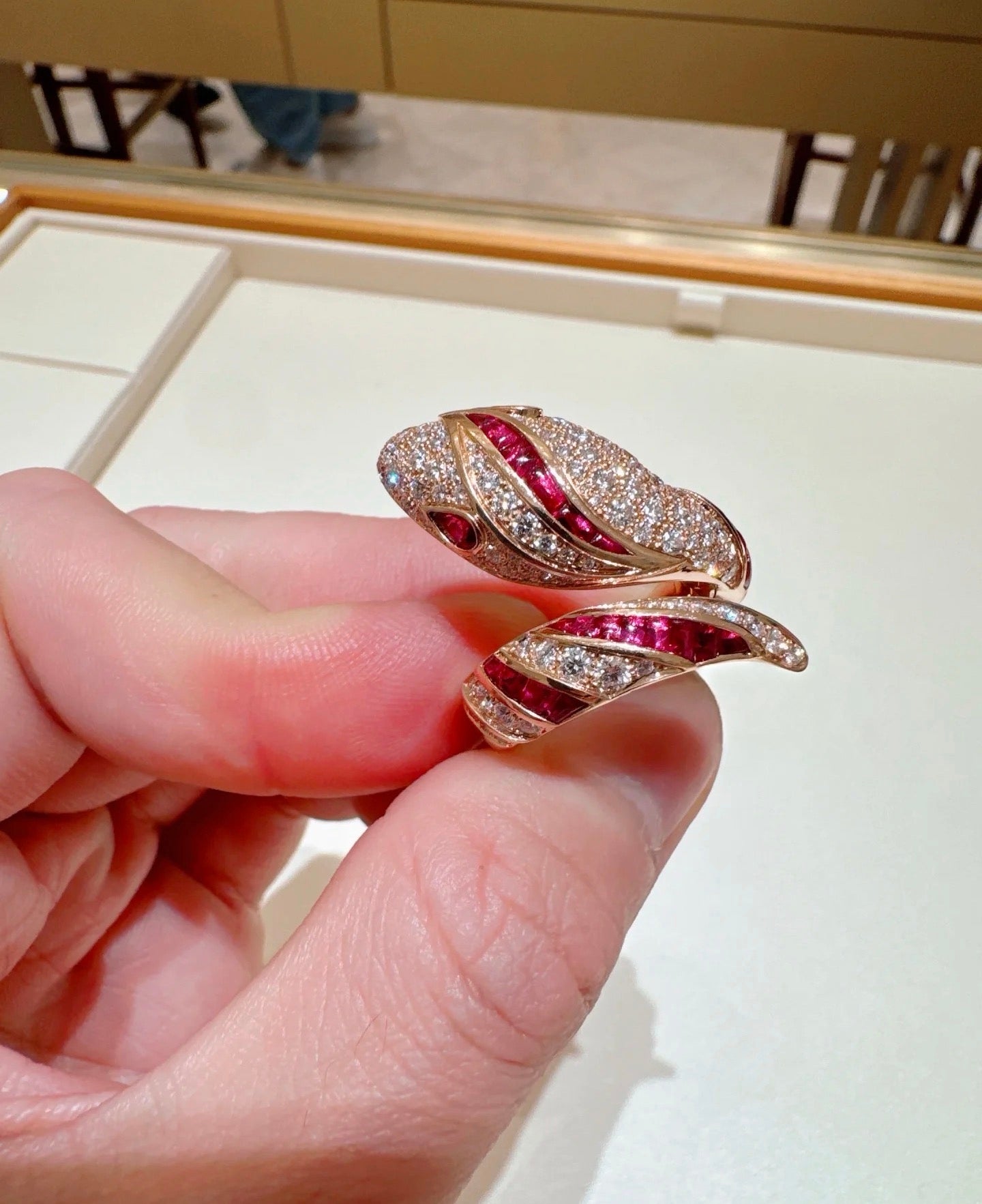 [Eterna Jewels]BRANDNEUER LUXURIÖSER ROTER SCHLANGENRING