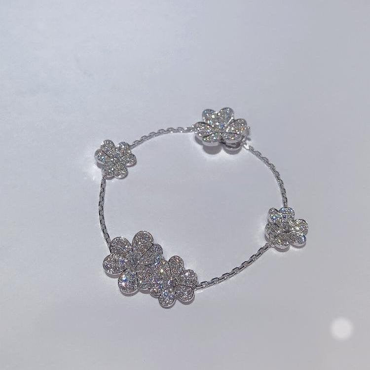 [Eterna Jewels]FRIVOLE SILBERNES ARMBAND MIT 5 BLÜTEN