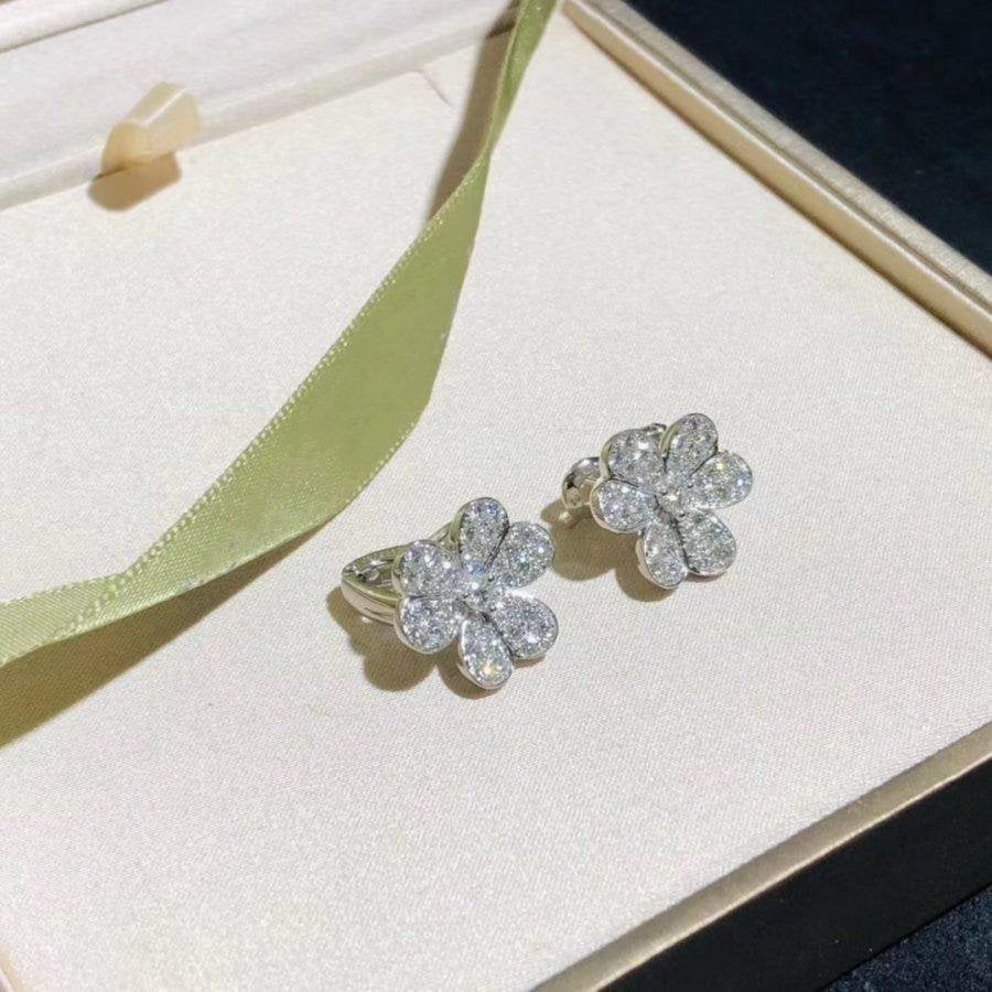 [エターナジュエルズ]フリヴォル シルバー フラワー ダイヤモンド ピアス