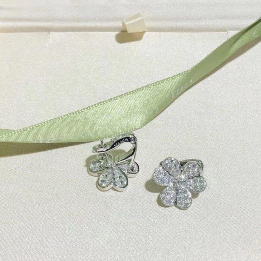 [エターナジュエルズ]フリヴォル シルバー フラワー ダイヤモンド ピアス