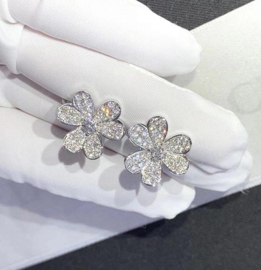 [エターナジュエルズ]フリヴォル シルバー フラワー ダイヤモンド ピアス