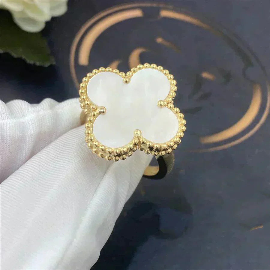[Eterna Jewels]KLEEBRE-RING AUS WEISSEM PERLMUTT