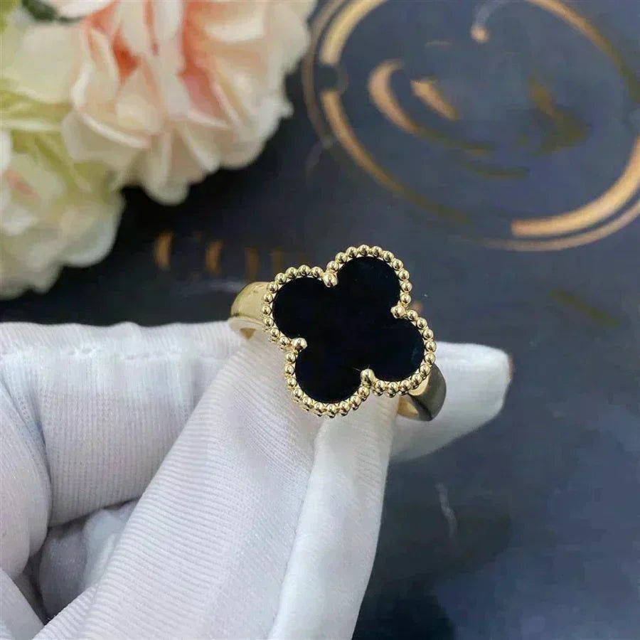 [Eterna Jewels]KLEEBBLATT ONYX-RING