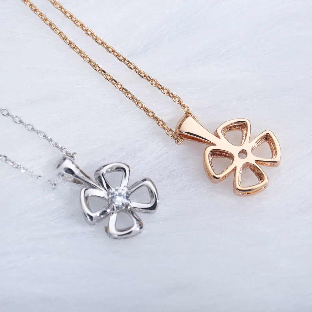 [Eterna Jewels]FIOREVER KETTE MIT DIAMANTENMITTE