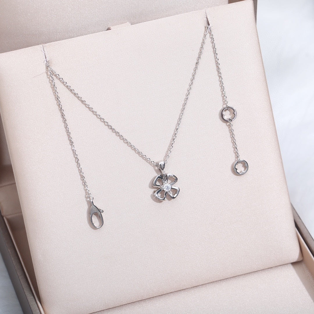 [Eterna Jewels]FIOREVER KETTE MIT DIAMANTENMITTE