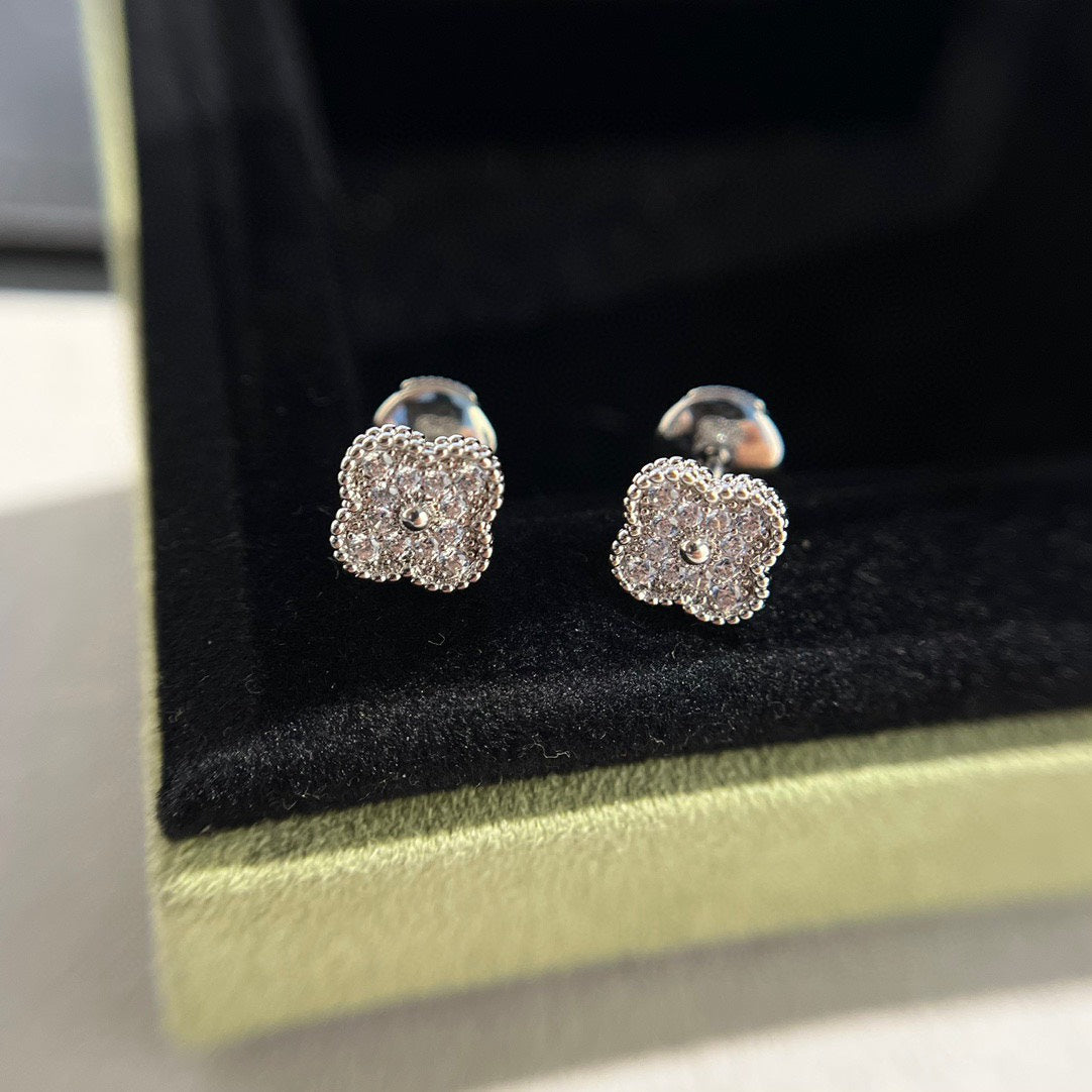[Eterna Jewels]KLEEBRETT MINI DIAMANT OHRSTECKER