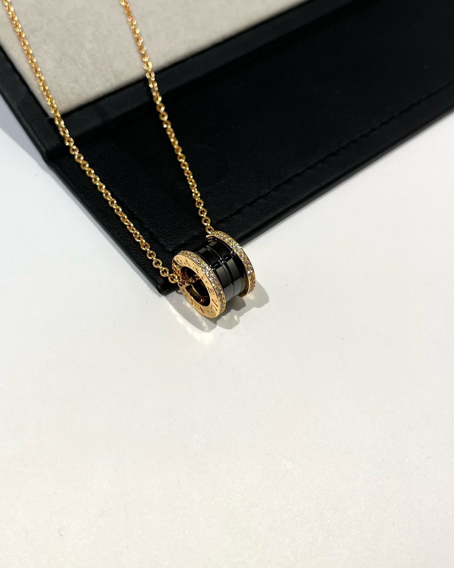 [Eterna Jewels]ZERO 1 HALSKETTE AUS SCHWARZER KERAMIK UND DIAMANTEN IN ROSÉGOLD